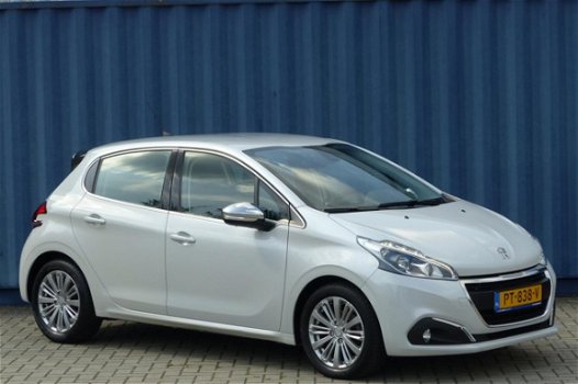 Peugeot 208 - 1.6 BlueHDI 100pk BLACK FRIDAY Allure |Navigatie|Clima|Cruise|Parkeersenoren| - 1