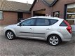 Kia Cee'd - Ceed 1.6 CRDI Wagon X-ecutive ECC Trekhaak NL-auto - 1 - Thumbnail