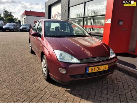 Ford Focus - 1.6-16V Ghia nieuwe apk , weinig gwlopen , rijdt prima - 1