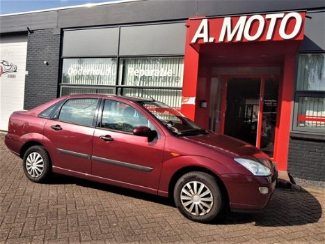 Ford Focus - 1.6-16V Ghia nieuwe apk , weinig gwlopen , rijdt prima - 1