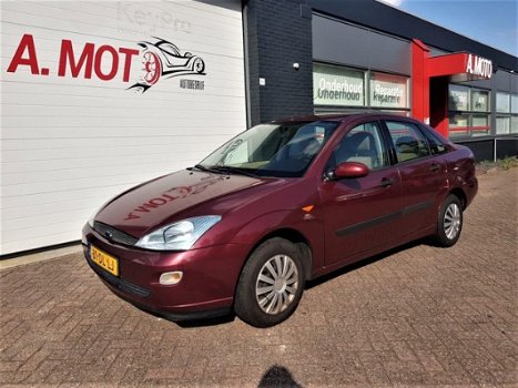 Ford Focus - 1.6-16V Ghia nieuwe apk , weinig gwlopen , rijdt prima - 1