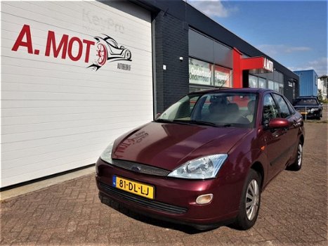 Ford Focus - 1.6-16V Ghia nieuwe apk , weinig gwlopen , rijdt prima - 1