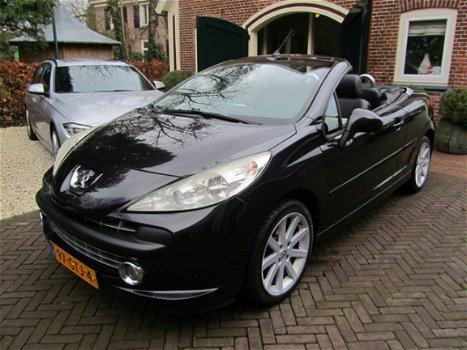 Peugeot 207 CC - 1.6 VTi 120pk Roland Garros Leder, 17