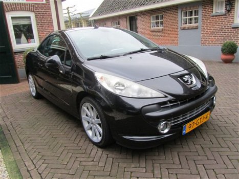 Peugeot 207 CC - 1.6 VTi 120pk Roland Garros Leder, 17