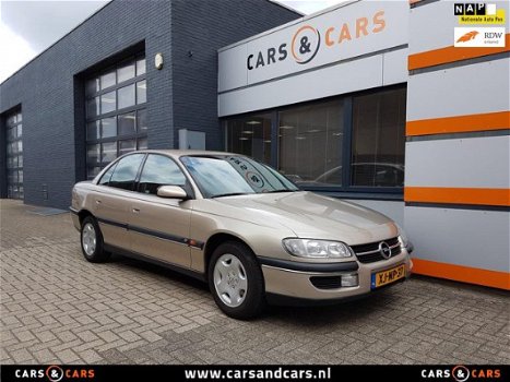 Opel Omega - 2.0i-16V Sport automaat + leer - 1