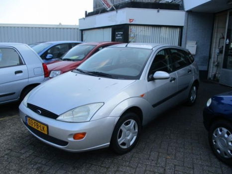 Ford Focus - 1.6-16V Ambiente - 1