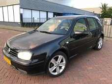 Volkswagen Golf - 2.0 Sportline