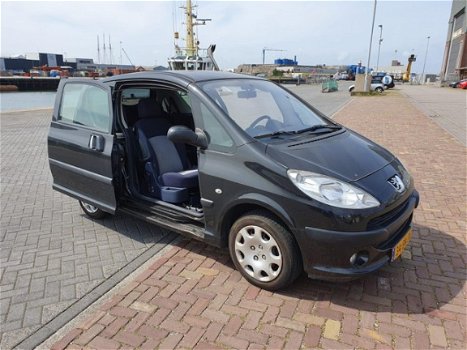 Peugeot 1007 - 1.4 Gentry | 180.606 km | N.A.P - 1