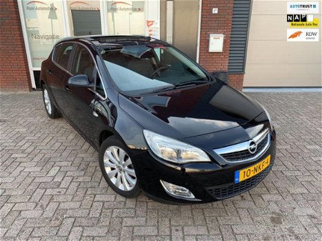 Opel Astra - 1.4 Turbo Cosmo / Schuifdak / Navi / Airco / NAP / Nieuwe APK - 1