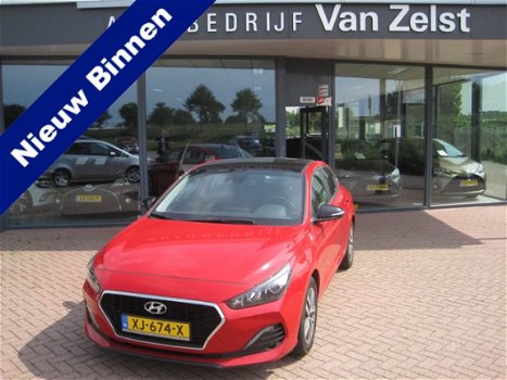 Hyundai i30 Fastback - 1.0 1.0 T-GDI First Edition*FASTBACK*MET FABRIEKSGARANTIE*AIRCO*CRUISE CONTRO - 1