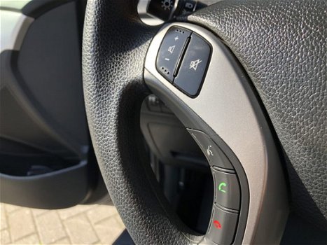 Hyundai i30 - 1.6 GDI i-Drive Cool Plus - parkeersensoren voor & achter, airco, sportieve lichtmetal - 1