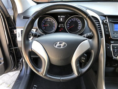 Hyundai i30 - 1.4 i-Drive - airco, parkeersensoren, lm velgen etc - 1