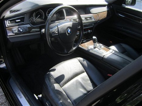 BMW 7-serie - 740Li lang/zwart leder/navi/schuifd/boekjes/N.A.P - 1
