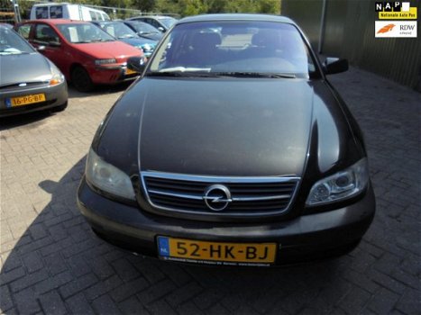 Opel Omega - 2.2i-16V Business Edition dist riem pas vervangen nieuwe apk - 1