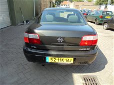 Opel Omega - 2.2i-16V Business Edition dist riem pas vervangen nieuwe apk