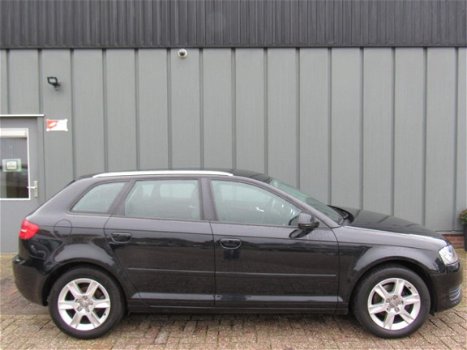 Audi A3 Sportback - 1.6 TDI Attraction Pro Line //APK//NAP//Clima//Cruise//Elec.Ramen//Trekhaak// - 1