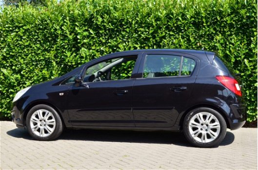 Opel Corsa - 1.4-16V Cosmo | Airco | Fietsendrager | voll.onderhouden - 1