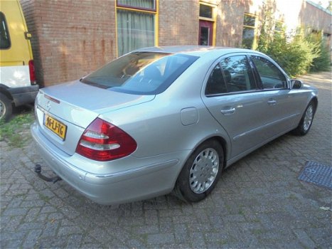 Mercedes-Benz E-klasse - 200 CDI Avantgarde aut, bj03, airco, zeer mooi, rijd perfect, apk 24-12-202 - 1