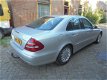 Mercedes-Benz E-klasse - 200 CDI Avantgarde aut, bj03, airco, zeer mooi, rijd perfect, apk 24-12-202 - 1 - Thumbnail