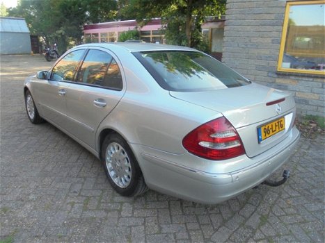 Mercedes-Benz E-klasse - 200 CDI Avantgarde aut, bj03, airco, zeer mooi, rijd perfect, apk 24-12-202 - 1