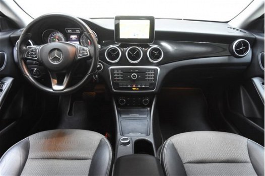 Mercedes-Benz CLA-klasse Shooting Brake - 200D Lease Edition Aut. [ Xenon Navi Parkeerhulp V+A ] - 1