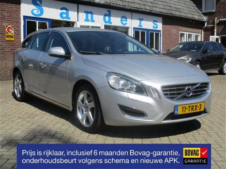 Volvo V60 - T3 150 pk Summum Family-line - 1