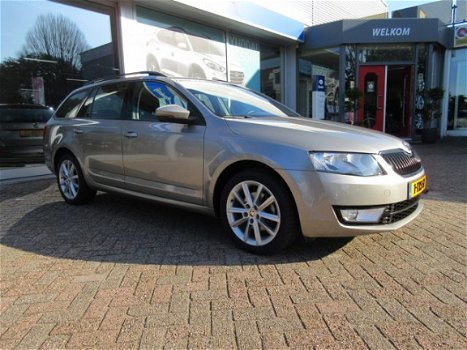 Skoda Octavia Combi - 1.4 TSI Greentech Ambition Businessline 141 PK AUTOMAAT/ NAVIGATIE/ CRUISE CON - 1