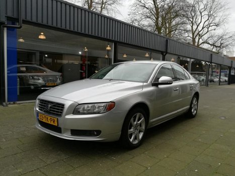 Volvo S80 - 2.5 T Momentum Goed oh/Automaat/Leer/Cruise/PDC/Clima/Navi/17