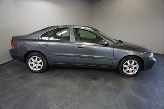 Volvo S60 - 2.4 D5 Geartronic - 1