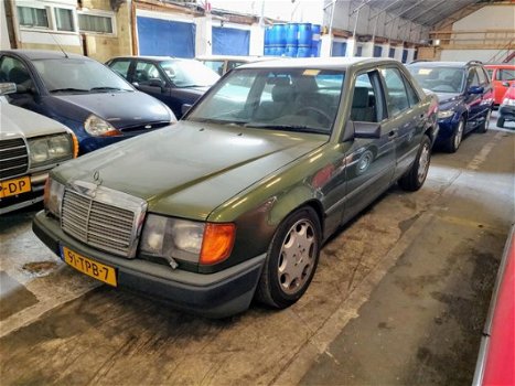 Mercedes-Benz 200-serie - 200 (W124) - 1