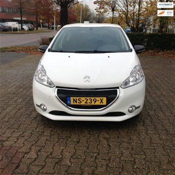 Peugeot 208 - 1.4 HDi Access AIRCOZEER NETJES - 1