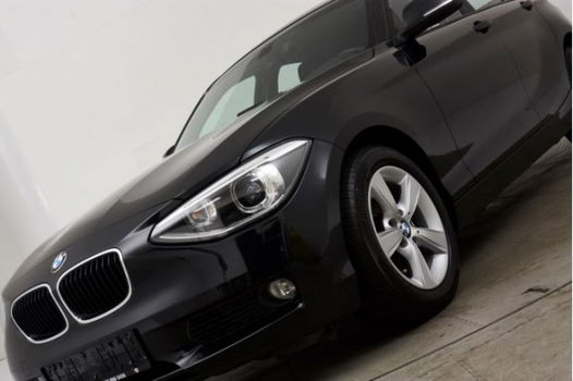 BMW 1-serie - 118i SB54094 | Xenon | Navi | Climate | Cruise | Parkeersensoren A | Stoelverw | - 1