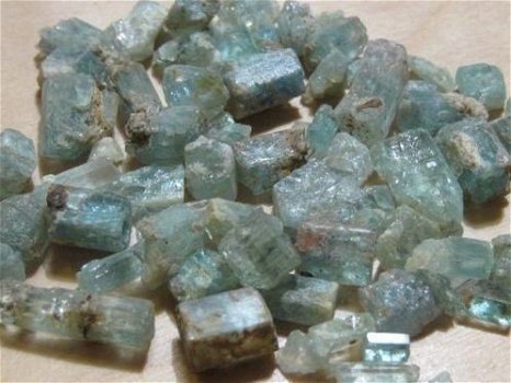 25Kt-125Kt ruwe edelsteenkristallen GROENE AQUAMARIJN (2) - 1