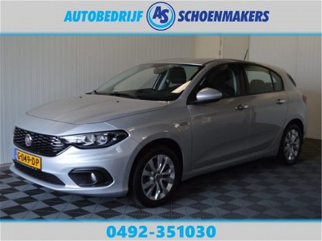 Fiat Tipo. - 1.4 16v Lounge // Camera Navi Clima - 1