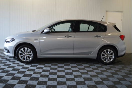 Fiat Tipo. - 1.4 16v Lounge // Camera Navi Clima - 1