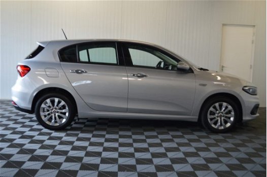 Fiat Tipo. - 1.4 16v Lounge // Camera Navi Clima - 1