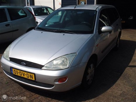 Ford Focus Wagon - 1.4-16V Ambiente - 1