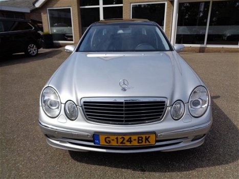 Mercedes-Benz E-klasse - 320 CDI Avantgarde SPORTPAKKET/AIRMATIC/PANORAMADAK/1E EIGENAAR/VOLLEDIG DE - 1