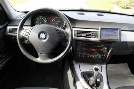 BMW 3-serie - 320i 150pk Executive ECC/cruise/navi/PDC Sedan - 1