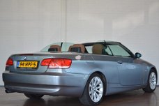 BMW 3-serie Cabrio - 320i Executive CLIMA / CRUISE / LMV / PDC / LEER / NAVI / XENON / STOELVERWARMI