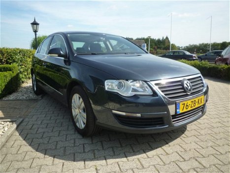 Volkswagen Passat - 2.0 TDI Comfortline Nieuwstaat 1e Eigenaar Uniek mooi - 1