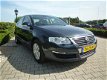 Volkswagen Passat - 2.0 TDI Comfortline Nieuwstaat 1e Eigenaar Uniek mooi - 1 - Thumbnail