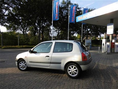 Renault Clio - Automaat 1.6 RXE - 1