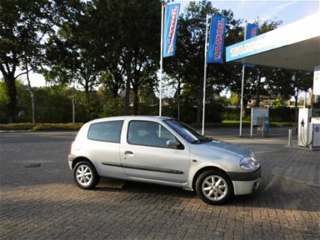 Renault Clio - Automaat 1.6 RXE - 1