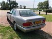 Mercedes-Benz E-klasse - 320 Avantgarde A4 in nette staat met clima - 1 - Thumbnail