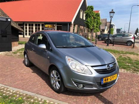 Opel Corsa - 1.4-16V Enjoy in nette staat met airco - 1