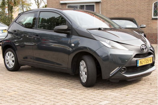 Toyota Aygo - 1.0 VVT-i x-fun 1.0 VVT-i Airco | Radio met USB | Limiter | 5Deurs - 1