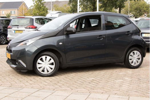 Toyota Aygo - 1.0 VVT-i x-fun 1.0 VVT-i Airco | Radio met USB | Limiter | 5Deurs - 1