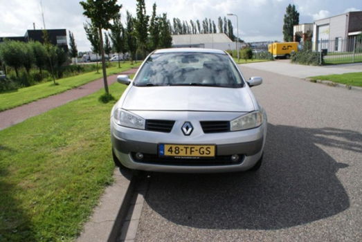 Renault Mégane - 1.6-16V Privilège Luxe 5 deurs nieuwe apk nette auto - 1