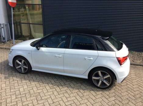 Audi A1 Sportback - 1.0 TFSI Adrenalin Colour S-LINE, Navigatiemogelijkheid, 17 INCH, CRUISE, 1E EIG - 1